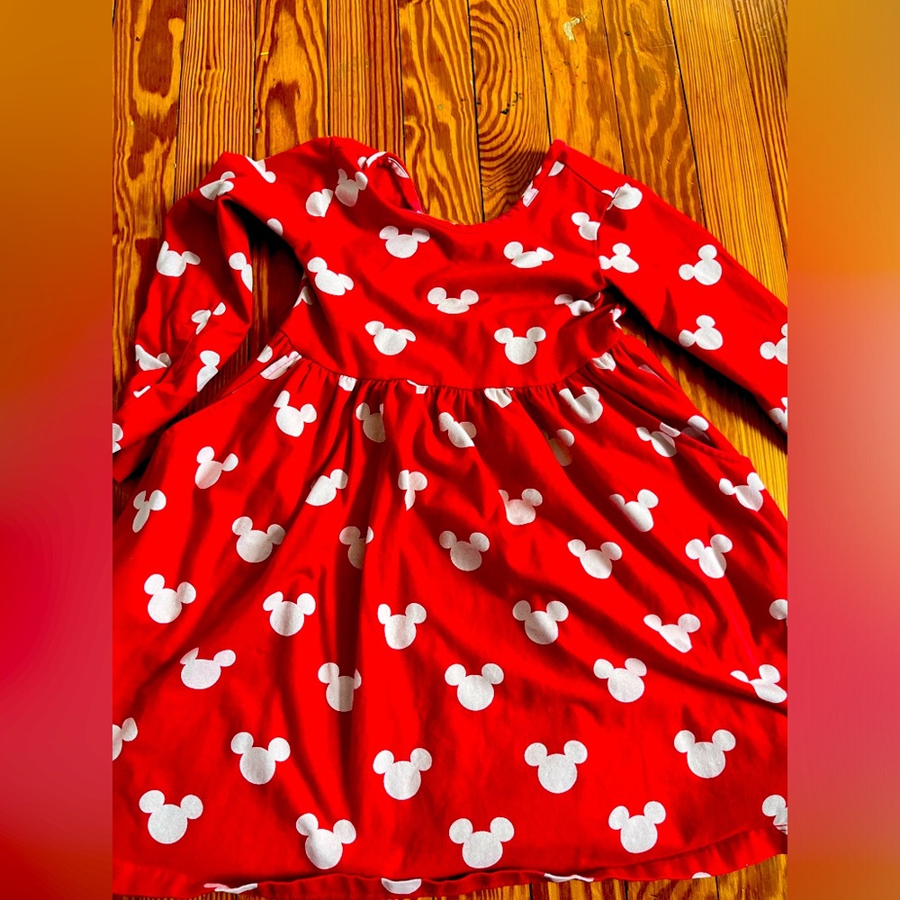 Adorable Disney dress. Size 5/110 Hanna Andersson